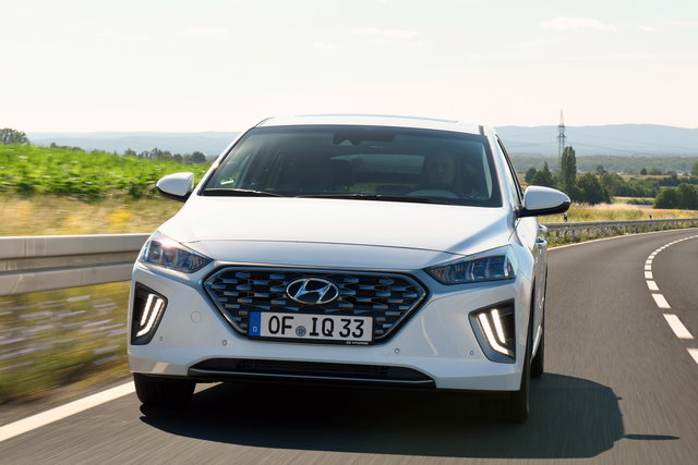 hyundai ioniq hybrid 06