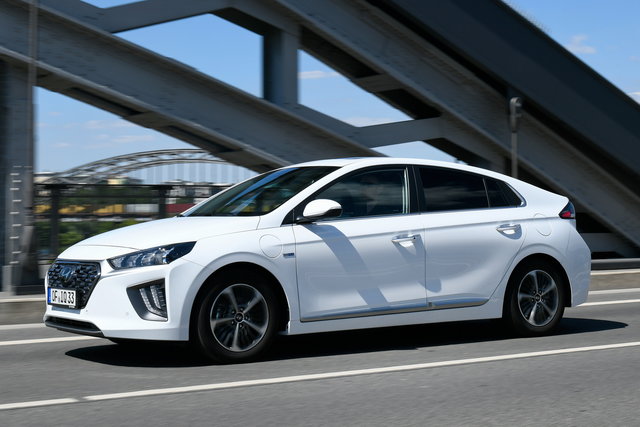hyundai ioniq hybrid 07