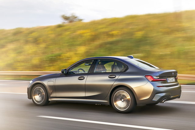 bmw serie 3 plug in hybrid 2019 08 08