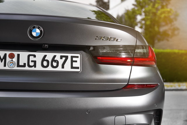 bmw serie 3 plug in hybrid 2019 08 09