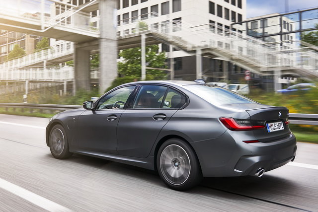bmw serie 3 plug in hybrid 2019 08 12
