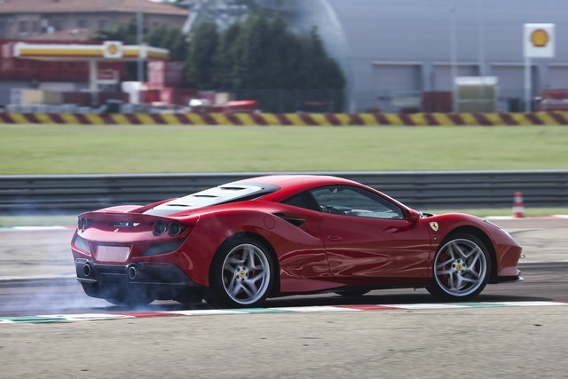 ferrari f8 tributo 2019 09 20