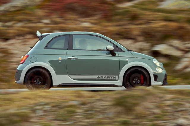 abarth 695 70 anniversario 25