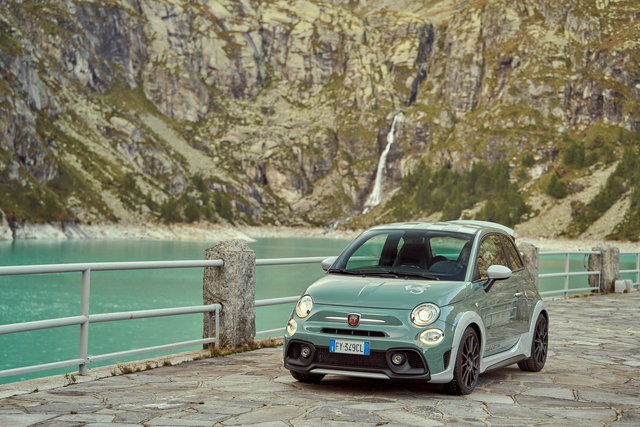 abarth 695 70 anniversario 30