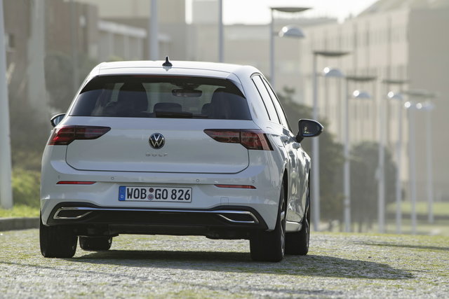 volkswagen golf 8 primo contatto 17