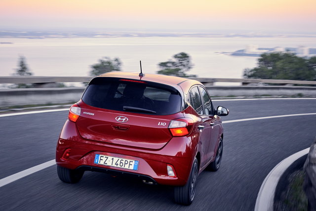 hyundai i10 2020 primo contatto 10