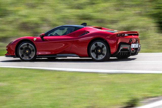 ferrari sf90 stradale 2020 06 03
