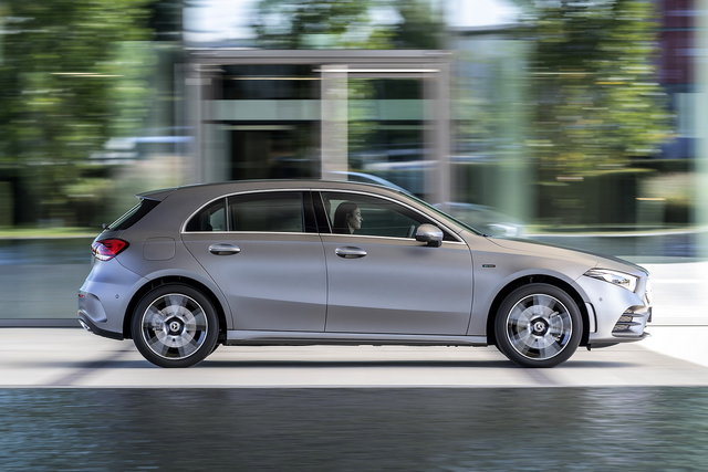 mercedes classe a 250e ibrida 09