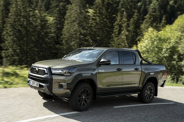 toyota hilux 2020 11 16