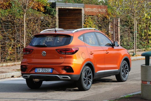 mg zs 10 t gdi 2021 11 primo contatto 09