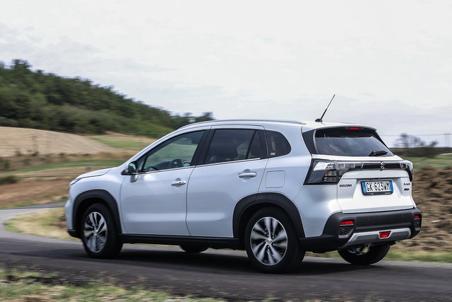 susuki s cross 15 hybrid 2022 09 primo contatto 09