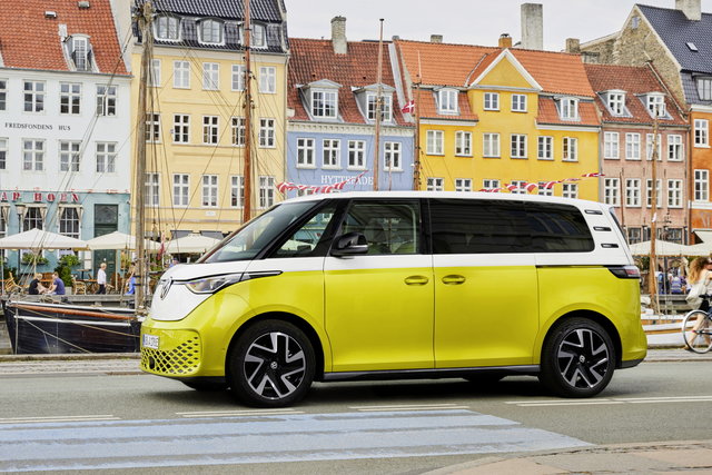 volkswagen id buzz 2022 09 primo contatto 06