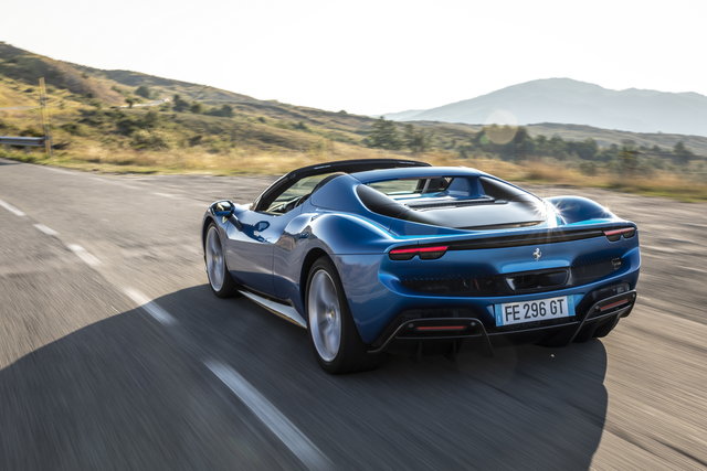ferrari 296 gts 2022 10 06