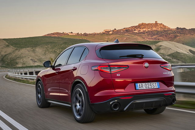 alfa romeo stelvio 2023 primo contatto 05