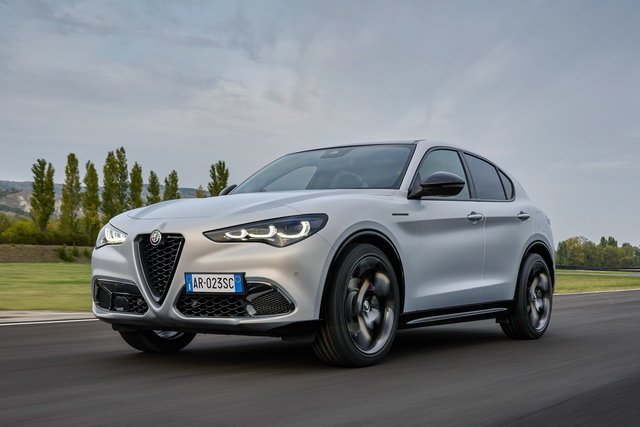 alfa romeo stelvio 2023 primo contatto 06