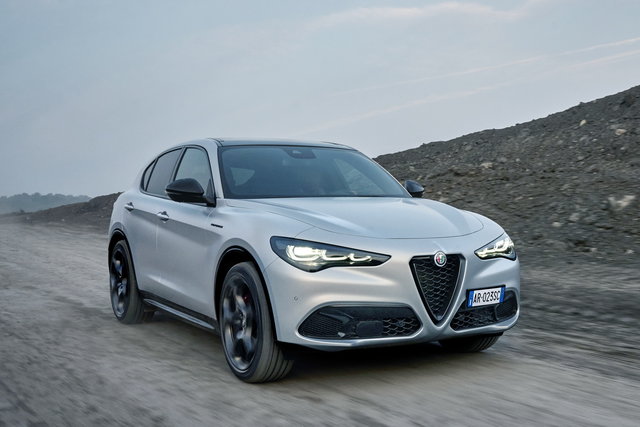 alfa romeo stelvio 2023 primo contatto 21