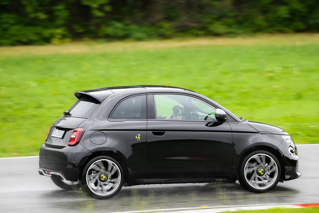 abarth 500e turismo 2023 05 02