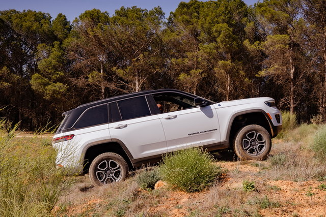 jeep gran cherokee 4xe 2023 05 25