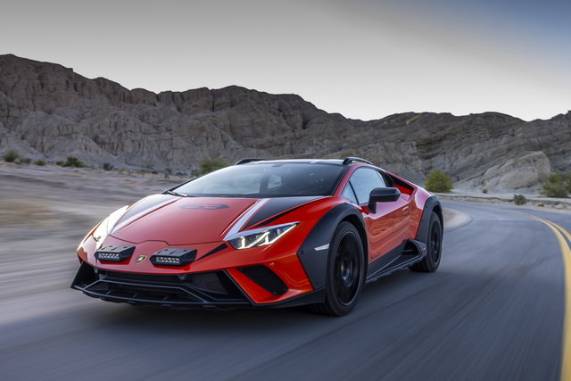 lamborghini huracan sterrato 2023 05