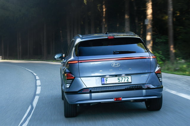 hyundai kona electric 65 primo contatto 05