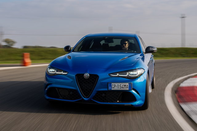alfa romeo giulia quadrifoglio 2023 10