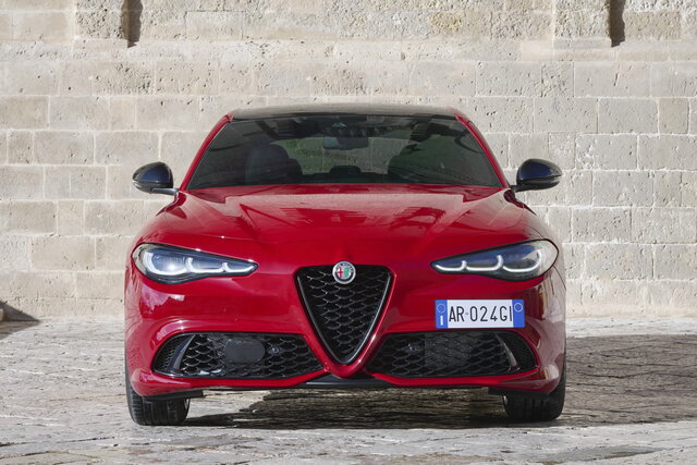 alfa romeo giulia tributo italiano 2024 01 04