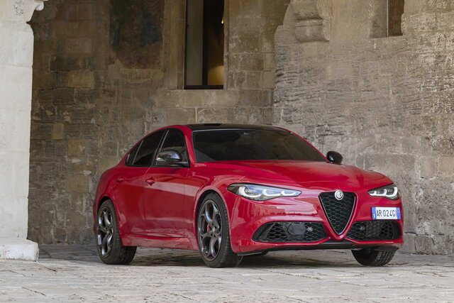 alfa romeo giulia tributo italiano 2024 01 06