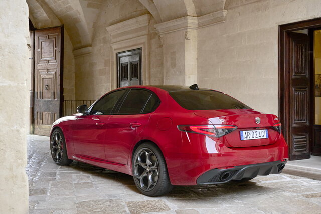 alfa romeo giulia tributo italiano 2024 01 14