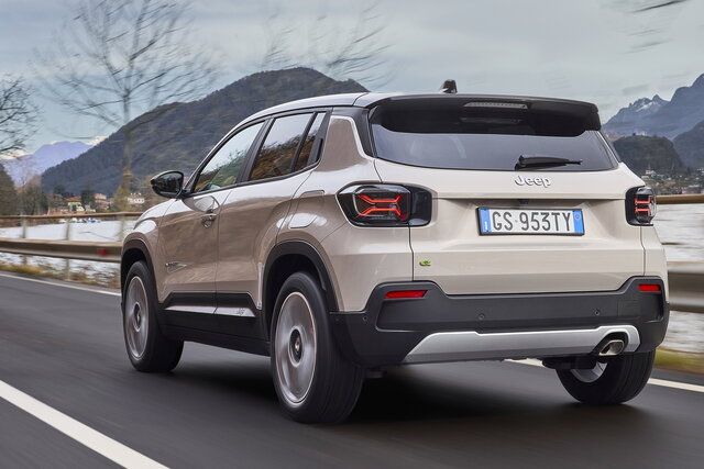 jeep avenger e hybrid primo contatto 01