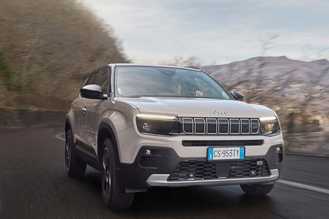 jeep avenger e hybrid primo contatto 06