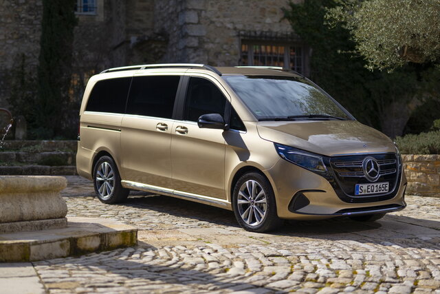 mercedes eqv 2024 primo contatto 06