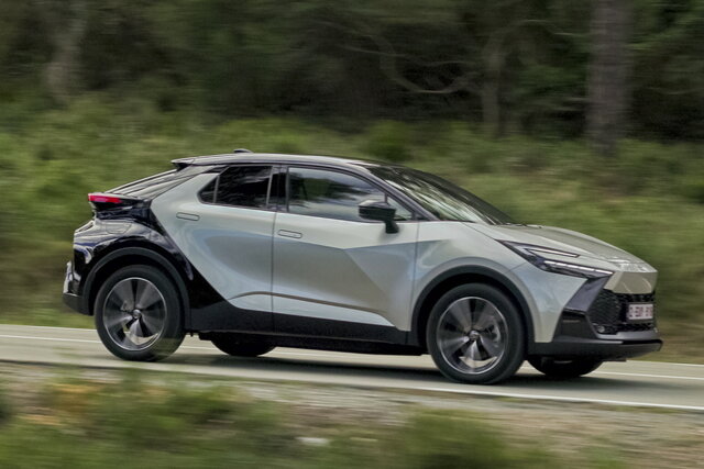 toyota c hr 2024 03 04
