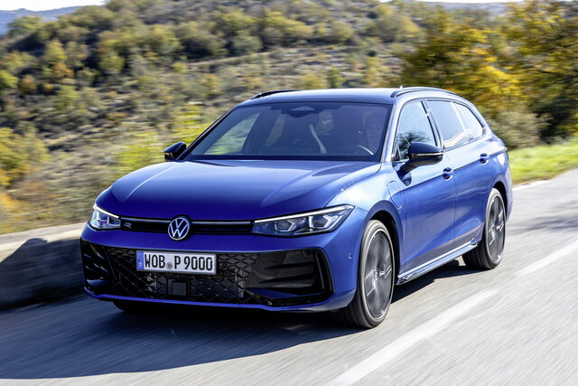 volkswagen passat 2024 02