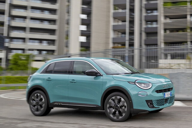 fiat 600 hybrid 2024 05