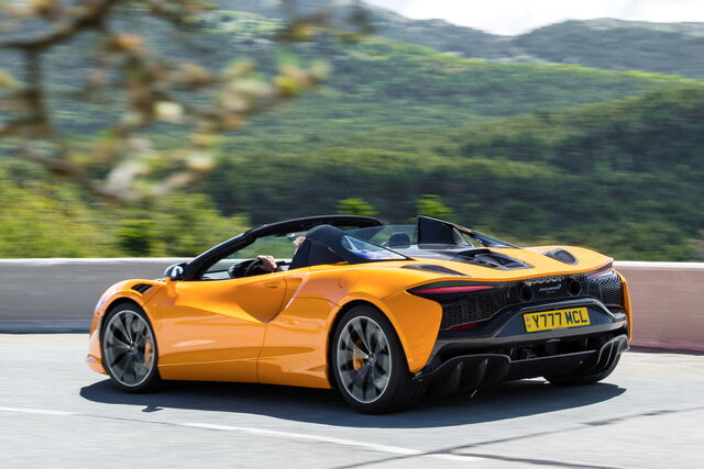 mclaren artura 2024 06 08
