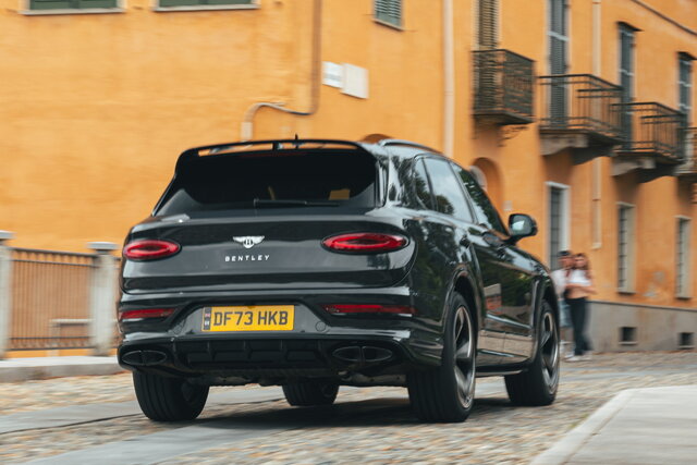 bentley bentayga v8s 2024 01