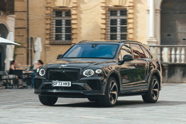 bentley bentayga v8s 2024 02