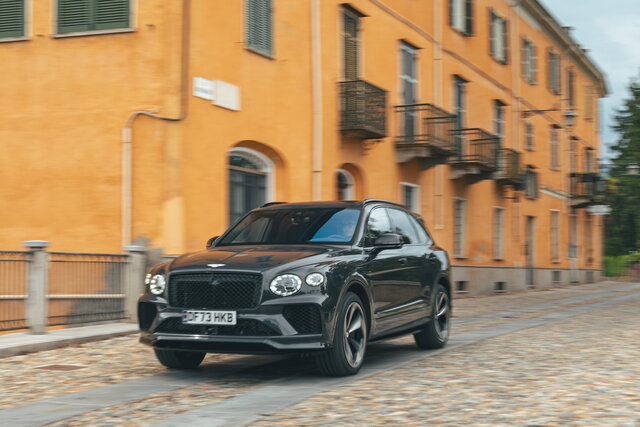 bentley bentayga v8s 2024 04