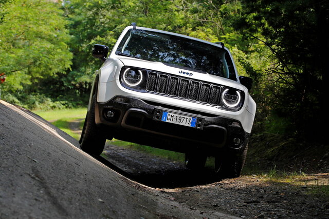 jeep renegade 4xe trailhawk 2024 07 05