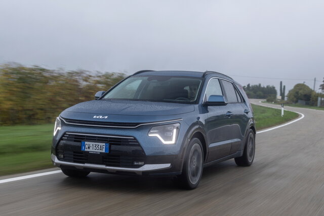 kia niro hybrid gpl 2024 10 03