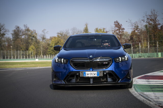 bmw m5 2024 11 primo contatto 06