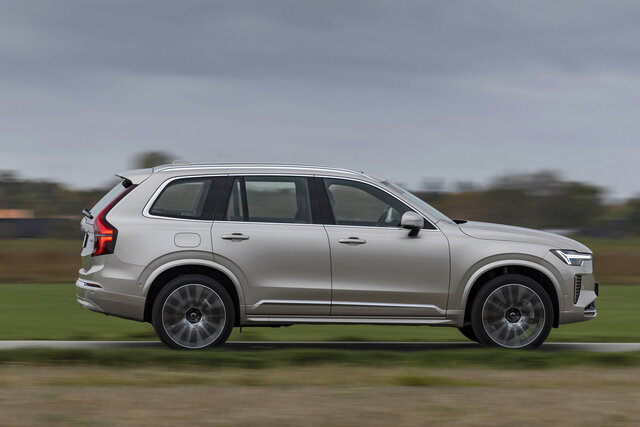 volvo xc90 t8 2024 11 01