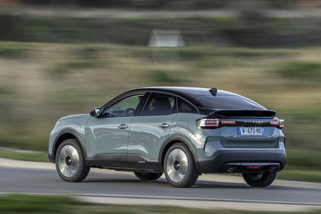citroen c4 hybrid 2025 02 03