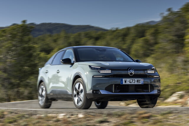 citroen c4 hybrid 2025 02 04