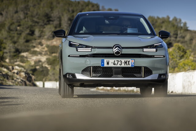 citroen c4 hybrid 2025 02 07