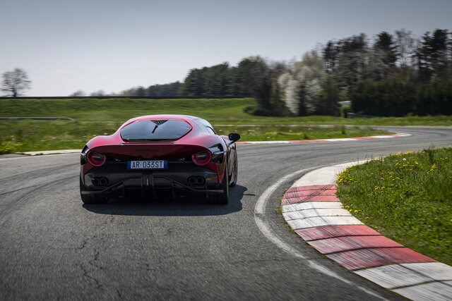 alfa romeo 33 stradale 2025 04 06