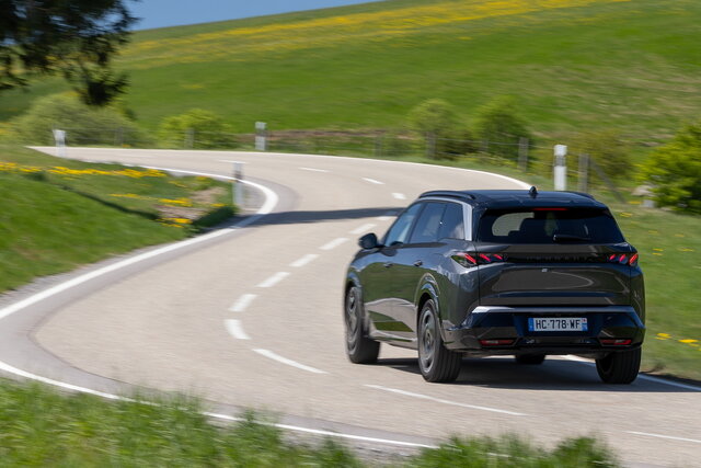 peugeot e 5008 awd 2025 05 04