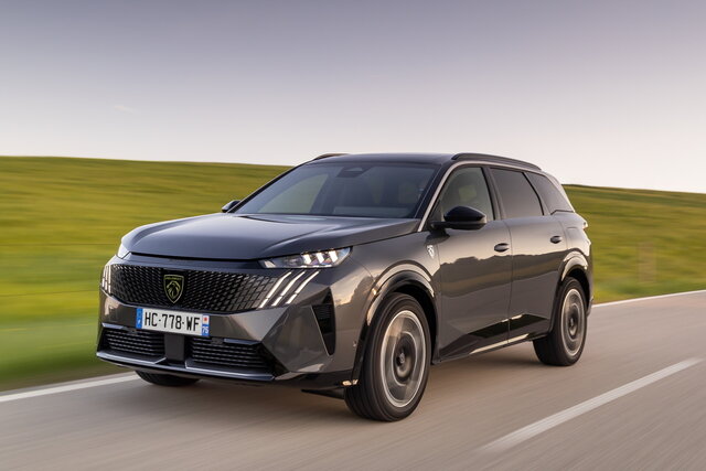 peugeot e 5008 awd 2025 05 06