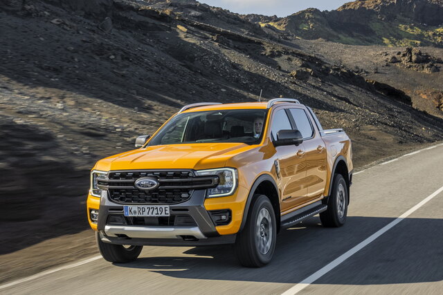 ford ranger wildtrak phev 2025 06
