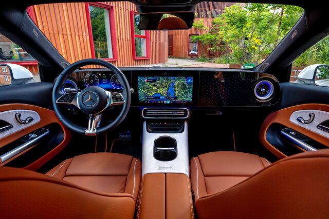 Interni Mercedes CLA 2026: tecnologia, spazio e l'intelligenza artificiale di MB.OS